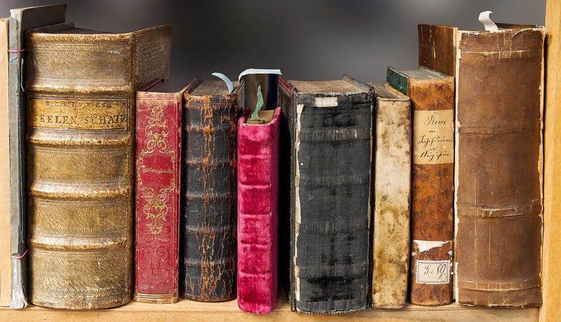 Upcycled Bookshelf